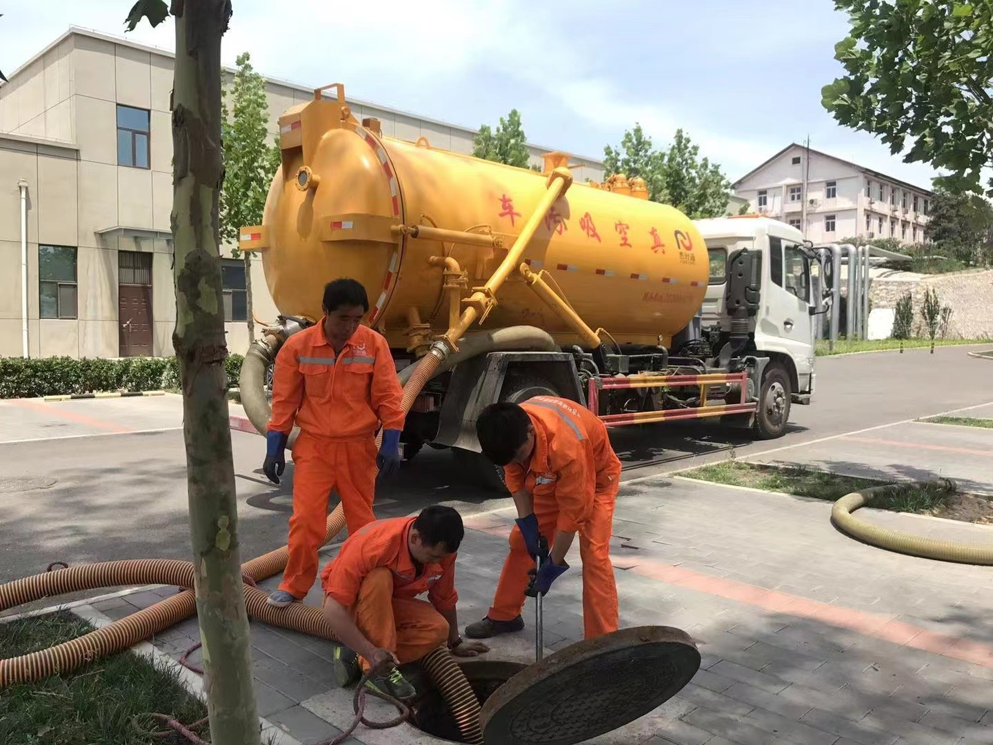 石门化粪池清理与5-8吨吸粪车施工效率分析